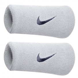 Tees randme Nike lai Swoosh...